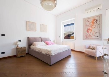 Camera da letto - Appartamento via Felice Gazzolo, 2, Genova (zona Nervi) - foto 26