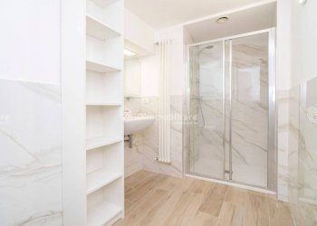 Bagno - Four-room apartment corso Regina Margherita, 89, Torino (neighborhood Vanchiglia) - photo 15