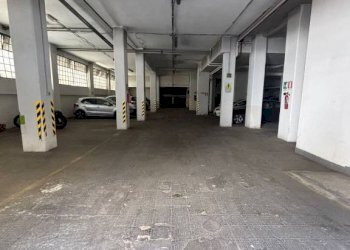 Posto macchina - Shop via Latina, 39, Roma - photo 4