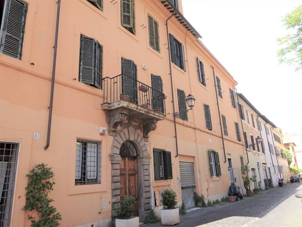 Facciata - Shop vicolo della Penitenza, 43, Roma (neighborhood Trastevere) - photo 1