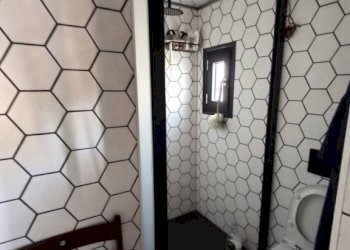 Bagno - Appartamento via Zumbini, 6, Portici - foto 13
