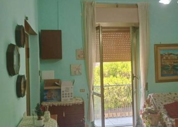 Salone - Two-room apartment via Trentola, 216, Ercolano - photo 3