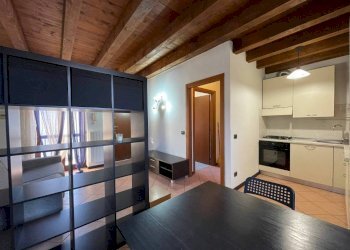 Cucina - Monolocale via Cesare Battisti, 6, Bernareggio - foto 1
