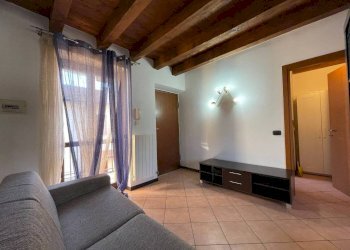 Salone - Monolocale via Cesare Battisti, 6, Bernareggio - foto 8