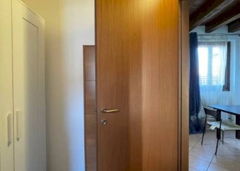 Disimpegno - Monolocale via Cesare Battisti, 6, Bernareggio - foto 11