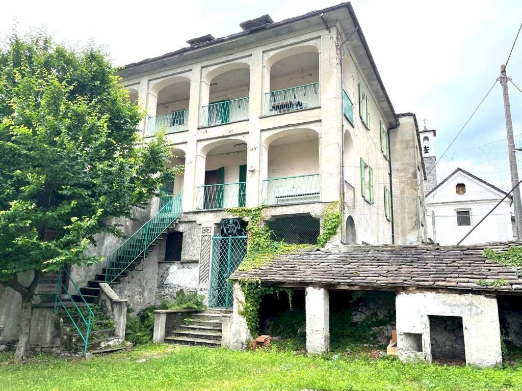 Facciata - Appartamento via Madonna di Re, Domodossola - foto 1