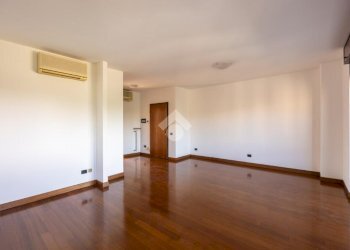 Three-room apartment Via Cufra, Milano - photo 14