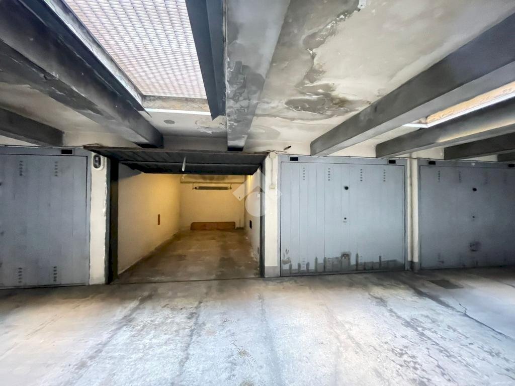 Box Via Lario, Milano (zona Isola) - foto 1