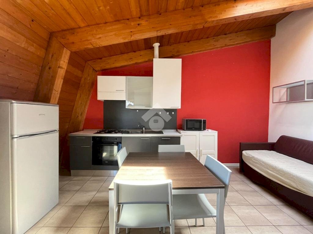 Two-room apartment Via Garigliano, Milano (neighborhood Isola) - photo 1