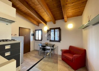 Two-room apartment Via Garigliano, Milano (neighborhood Isola) - photo 5