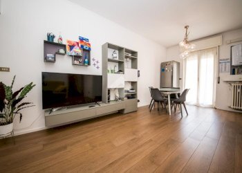 Three-room apartment Via Accademia, Milano (neighborhood Casoretto) - photo 3