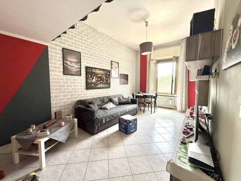 Three-room apartment Piazza Tirana, Milano (neighborhood Giambellino) - photo 1