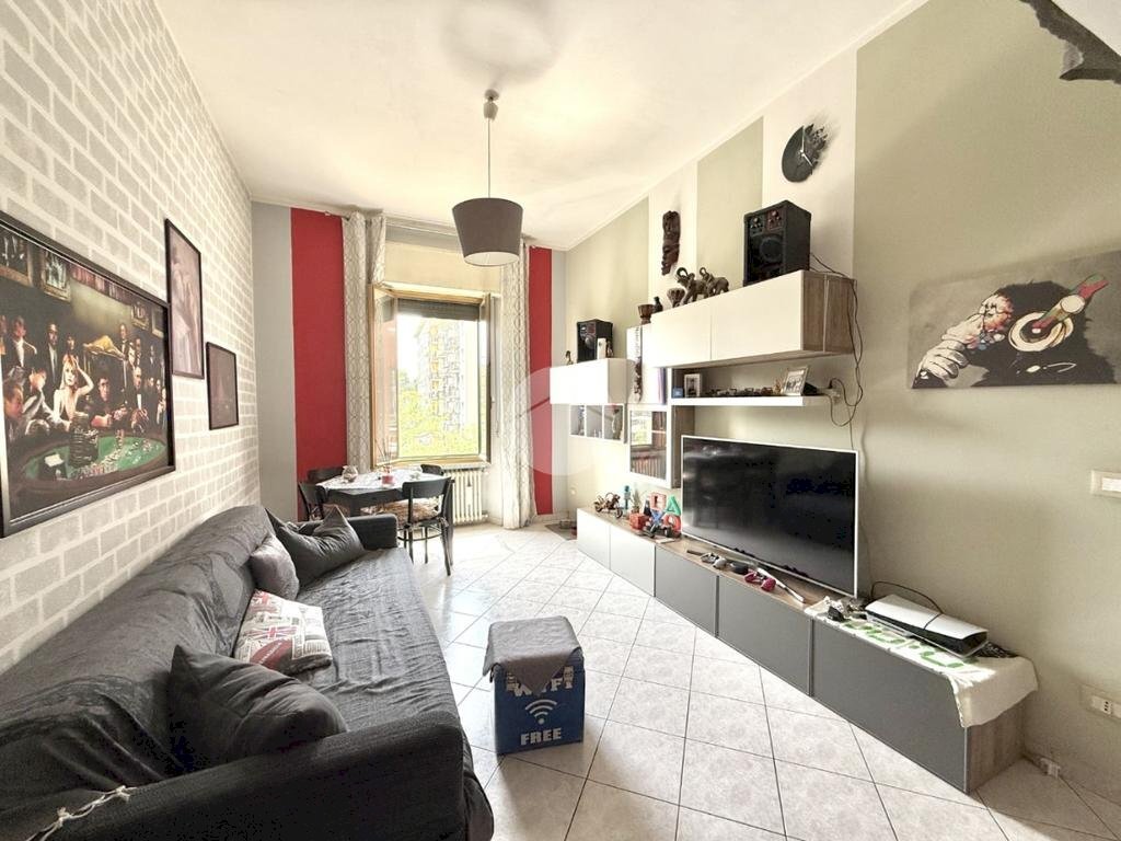 Three-room apartment Piazza Tirana, Milano (neighborhood Giambellino) - photo 2