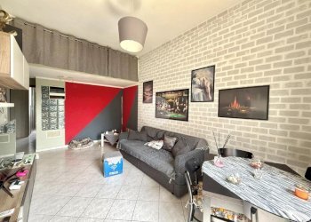 Three-room apartment Piazza Tirana, Milano (neighborhood Giambellino) - photo 3