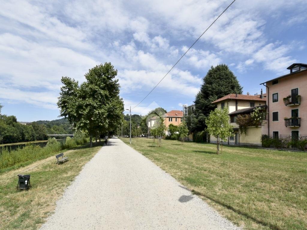 Three-room apartment Viale Suor Giovanna Francesca Michelotti, Torino (neighborhood Borgo Po) - photo 3