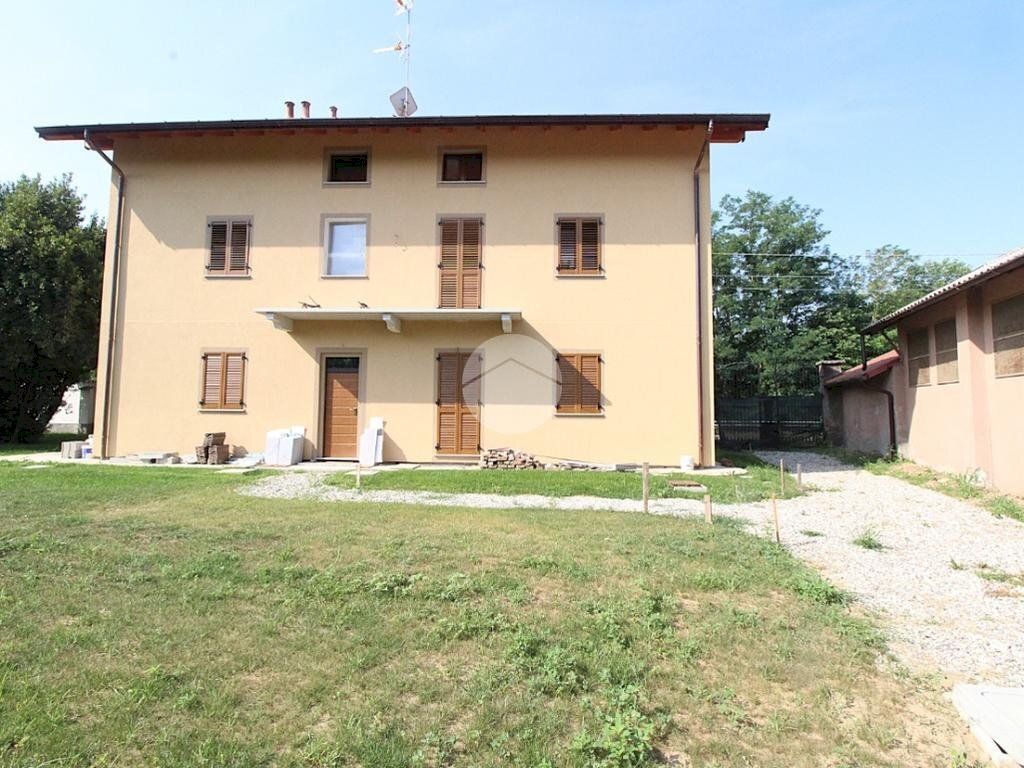 Three-room apartment Via pellagatta, Magenta - photo 1