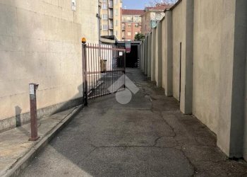 Box Corso Peschiera, Torino (neighborhood Pozzo Strada) - photo 2