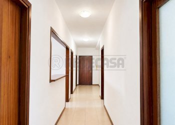 INGRESSO-CORRIDOIO - Appartamento Via del Santo 19, Limena - foto 1