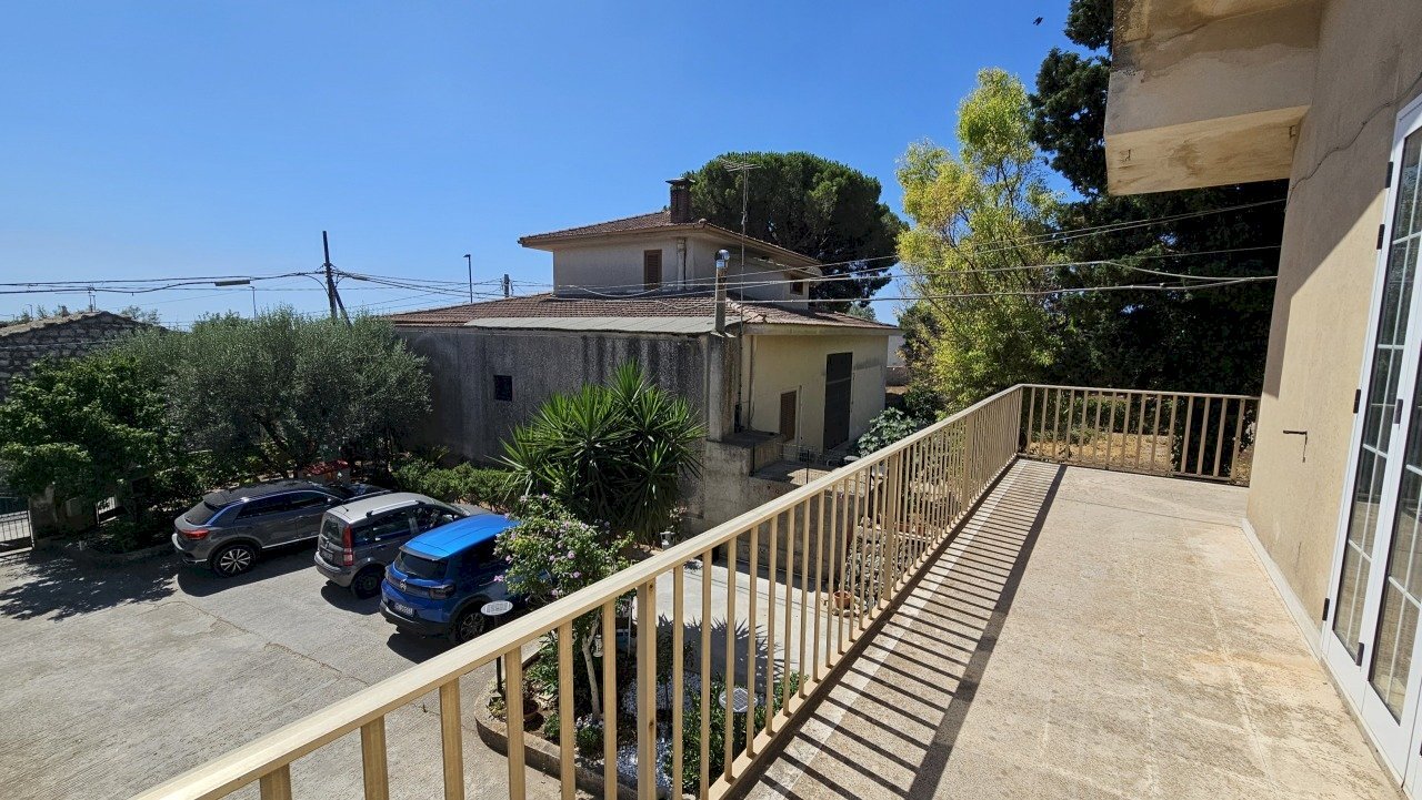 2 - Three-room apartment Modica - photo 2