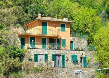 1bis - Portion of a house Recco - photo 1