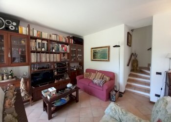 13 - Portion of a house Recco - photo 10