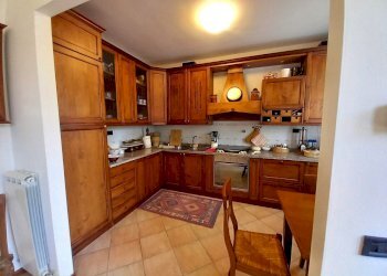 14 - Portion of a house Recco - photo 11