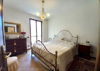 19 - Portion of a house Recco - photo 16