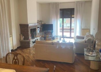 1 - Attic Via Magliano 19, Massa - photo 3