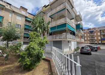 00-stabile - Two-room apartment Loano - photo 1