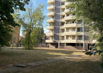 ESTERNO 2 - Appartamento Viale Olimpia, Reggio nell'Emilia - foto 2