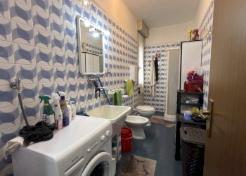 BAGNO CON DOCCIA - Appartamento Viale Olimpia, Reggio nell'Emilia - foto 18