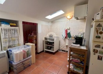 One-room apartment Via Cadighiara, Genova (neighborhood Borgoratti) - photo 4