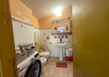 One-room apartment Via Cadighiara, Genova (neighborhood Borgoratti) - photo 5