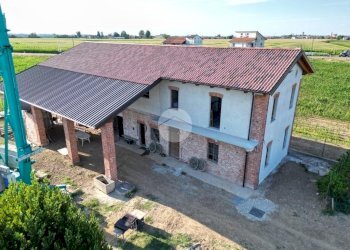 Casa indipendente Via Morozzo, Sant'Albano Stura - foto 1