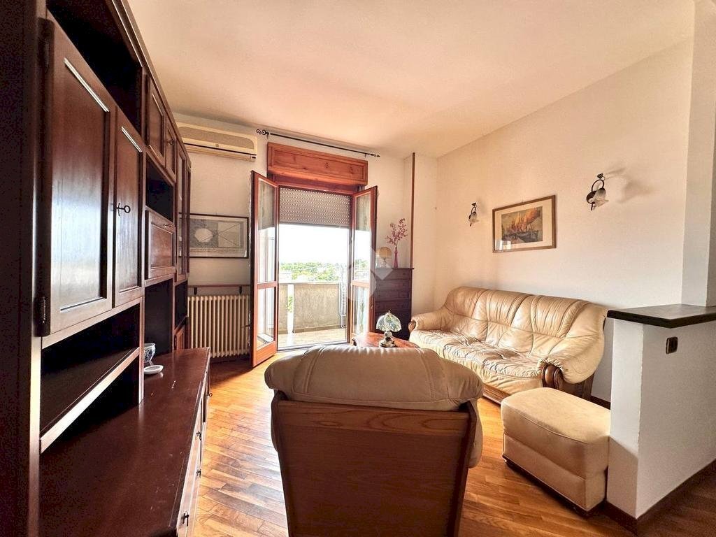 Four-room apartment Via strada statale per genova, Tortona - photo 1
