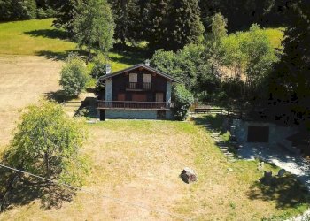 Villa San Pantaleon snc, Charvensod - foto 1