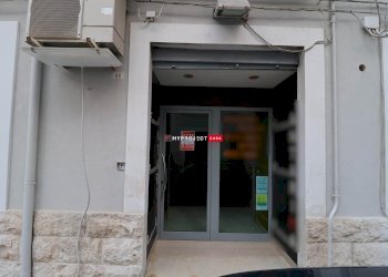 Shop Via Francesco Caroli, Martina Franca - photo 2