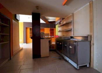 Shop Via Francesco Caroli, Martina Franca - photo 8