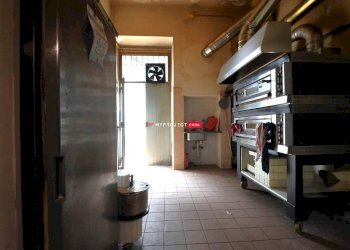 Shop Via Francesco Caroli, Martina Franca - photo 10