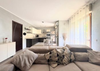 Four-room apartment Via Umberto Saba, La Loggia - photo 3