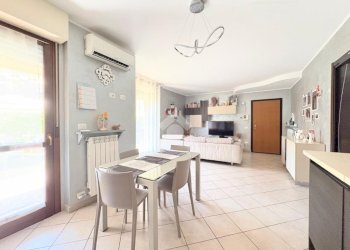 Four-room apartment Via Umberto Saba, La Loggia - photo 6