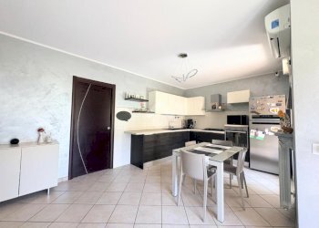 Four-room apartment Via Umberto Saba, La Loggia - photo 8