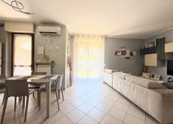 Four-room apartment Via Umberto Saba, La Loggia - photo 9