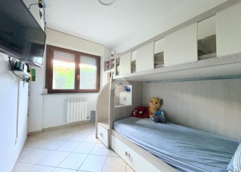 Four-room apartment Via Umberto Saba, La Loggia - photo 16