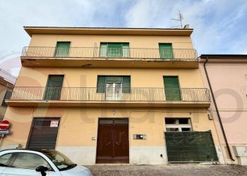 Appartamento Piazza San Tommaso di Aquino, Aquino - foto 2