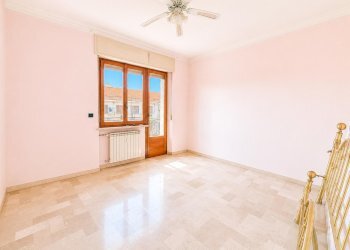 Four-room apartment Valenza - photo 9