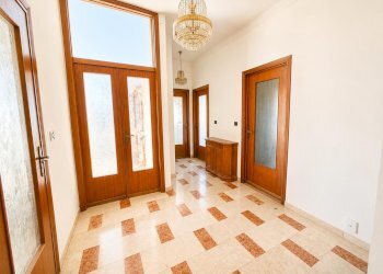 Four-room apartment Valenza - photo 12