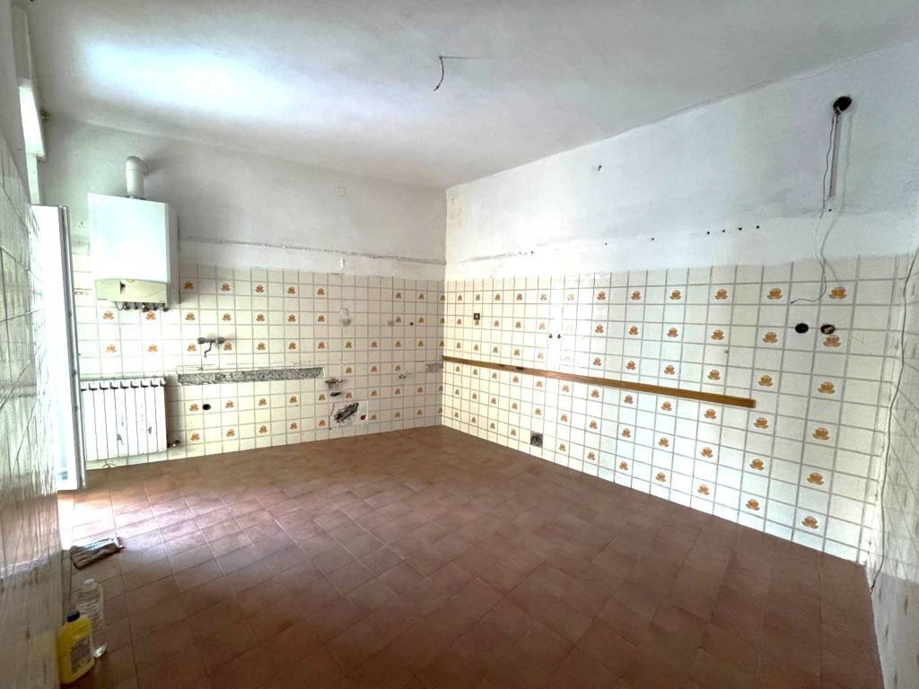 Three-room apartment Genova (neighborhood Sampierdarena) - photo 3