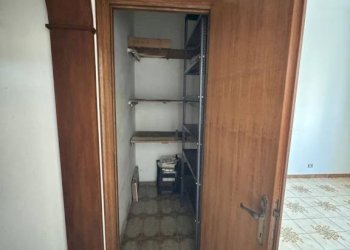 Three-room apartment Genova (neighborhood Sampierdarena) - photo 17
