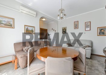 Sala da pranzo - Trilocale via Alcide De Gasperi
81, Rho - foto 3